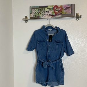 Fashionnova Denim Shorts Jumper Large